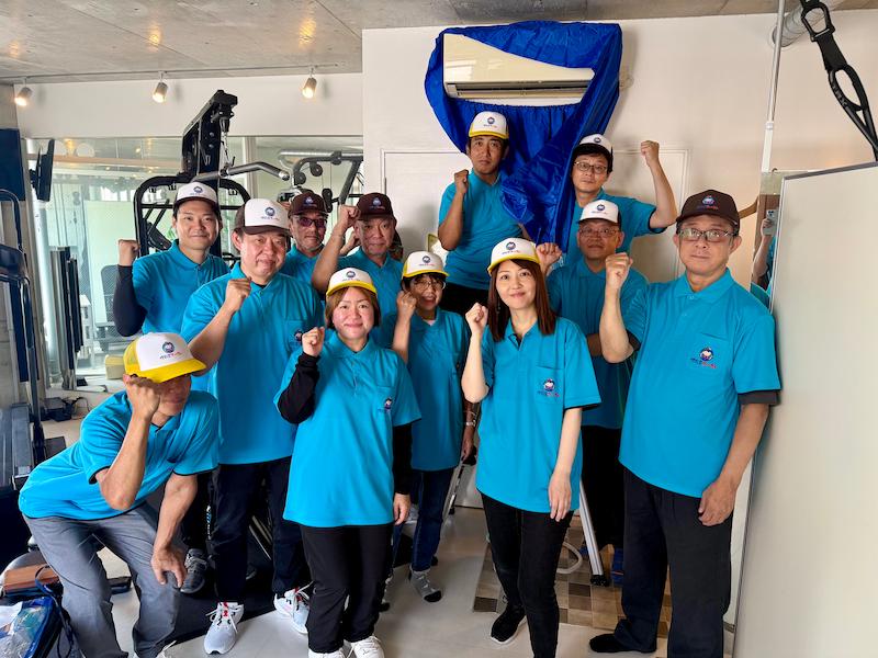 便利屋ファーストスタッフ集合写真